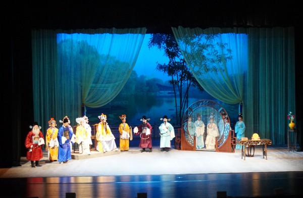 第七届湖南艺术节复排传统经典戏曲剧目和新创小戏展演在益阳启幕